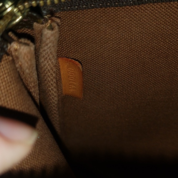 Louis Vuitton Monogram Pochette Authentic - Picture 8 of 8